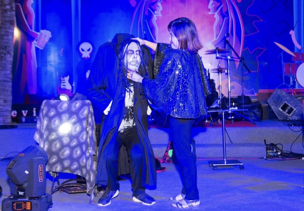 Amazing Mr Twist performing adult horror themed stage show